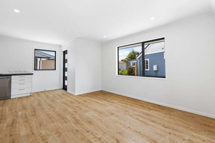 1/85 Atkinson Road Titirangi_3