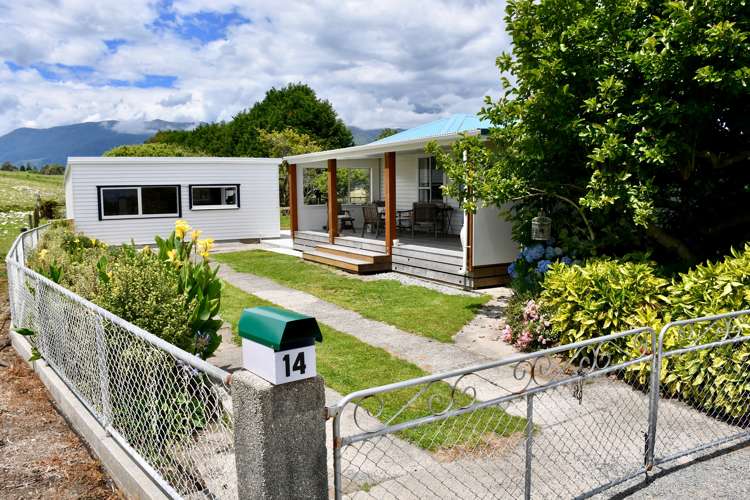 14 Curries Road Karamea_9