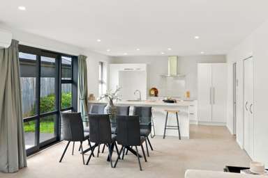 17 Robert Duncan Road_4