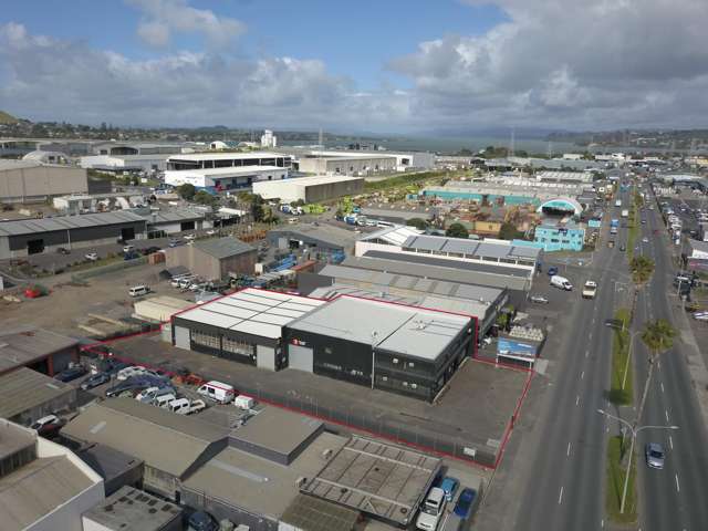 Onehunga industrial with yard