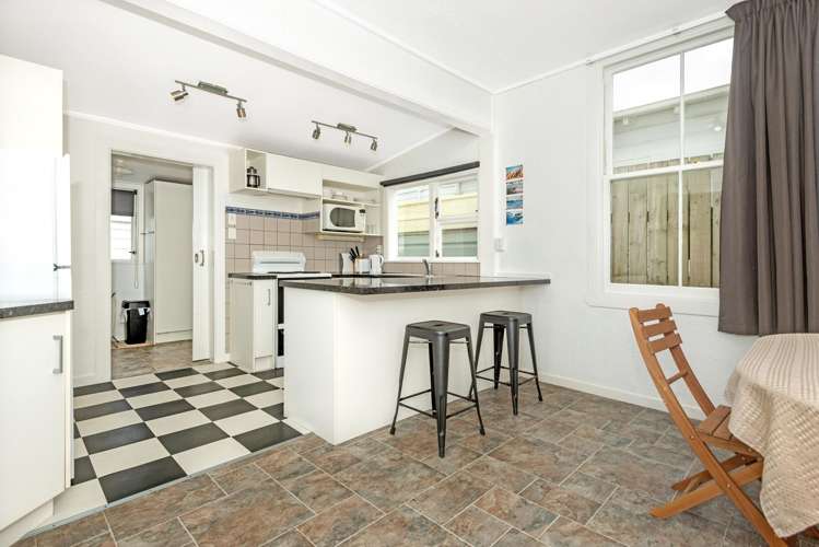 64 Awapuni Road Awapuni_3