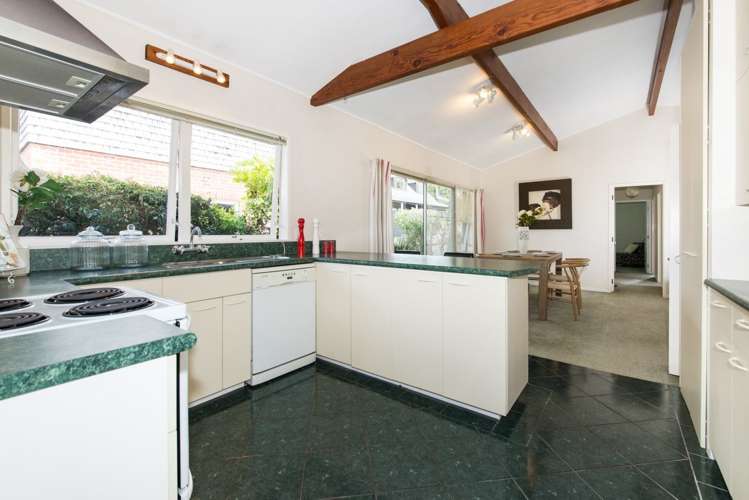 29 Royal View Road Te Atatu South_7