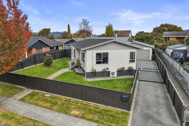 17 Memphis Grove Totara Park_1