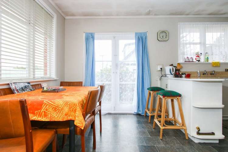 27 Flanshaw Road Te Atatu South_5