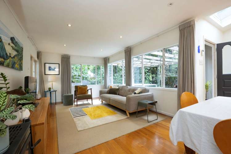 1 Valley View Road Titirangi_2