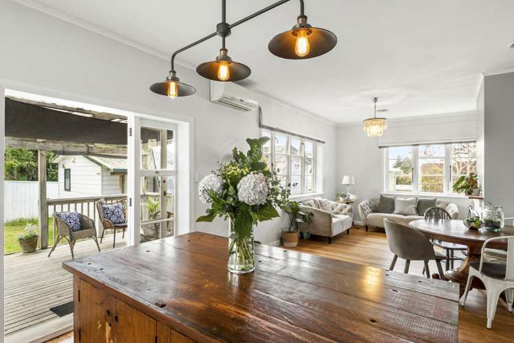 16 Achilles Crescent Narrow Neck_8