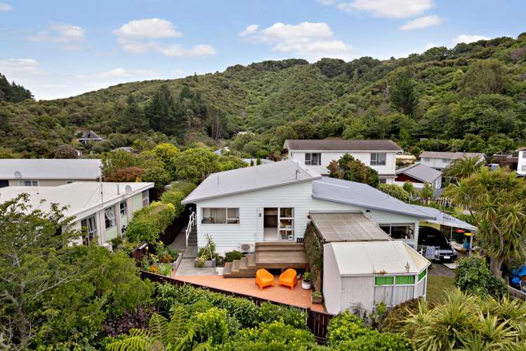 6B Ely Grove Wainuiomata_16