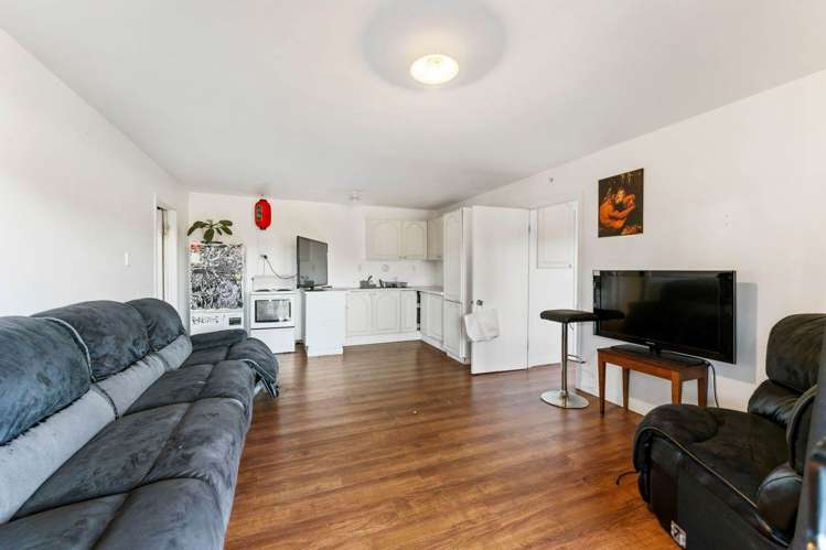 49 Spinnaker Drive Te Atatu Peninsula_15