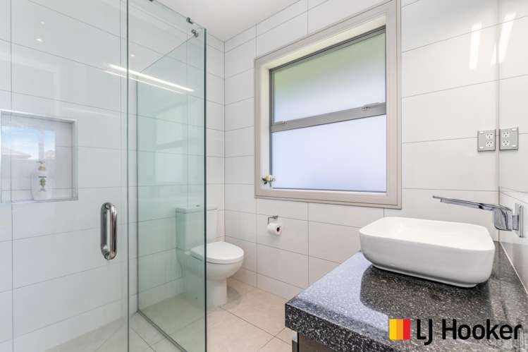 8 Searle Drive Patumahoe_11