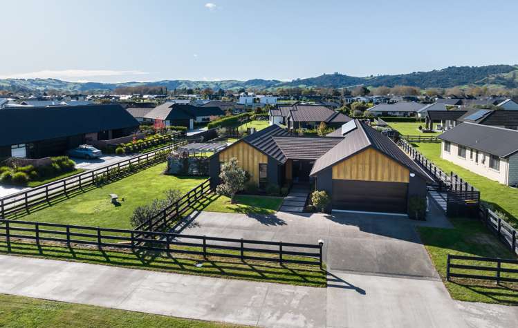 26 Alan Livingston Drive Cambridge_23