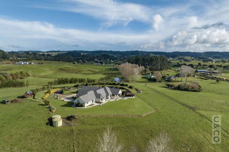 1242 State Highway 16 Waimauku_54