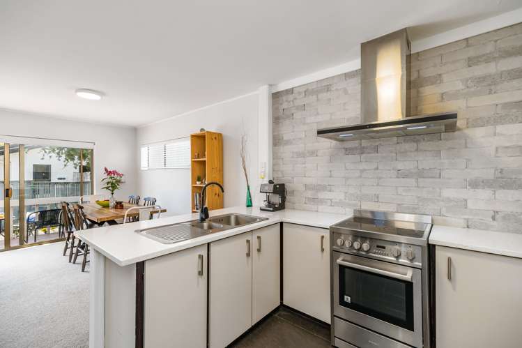 2/74 Wellington Street Howick_11