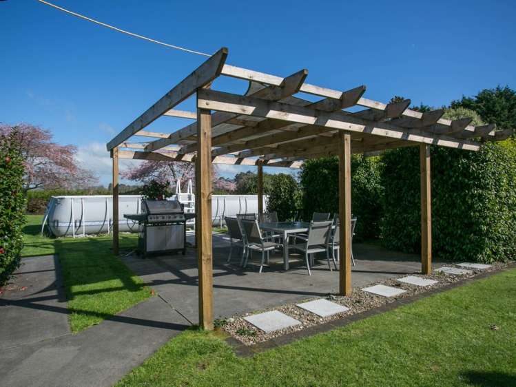 6 De La Mare Drive Leamington_19