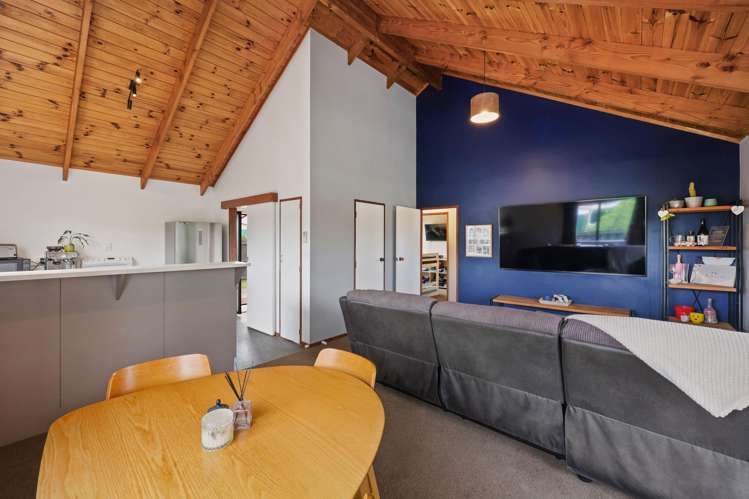 2/11 Hosking Place Clarks Beach_11