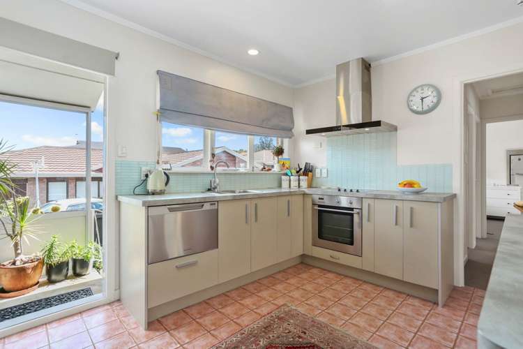 2/50 Turama Road Royal Oak_8