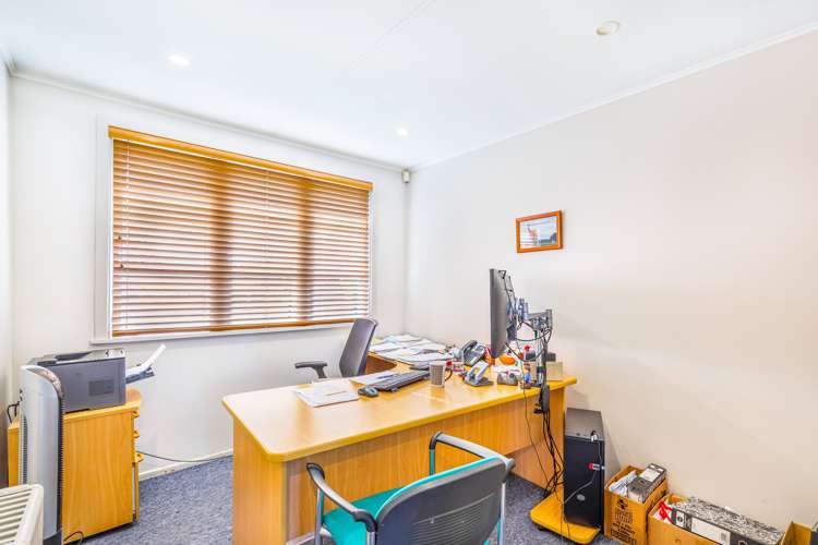 75 Titirangi Road New Lynn_14