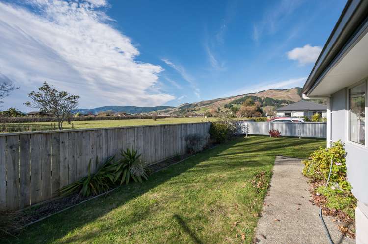 17 Campari Drive Richmond_13