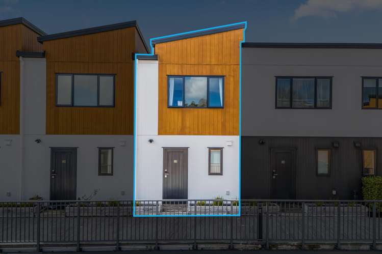 19/18 Hewlett Road Massey_18