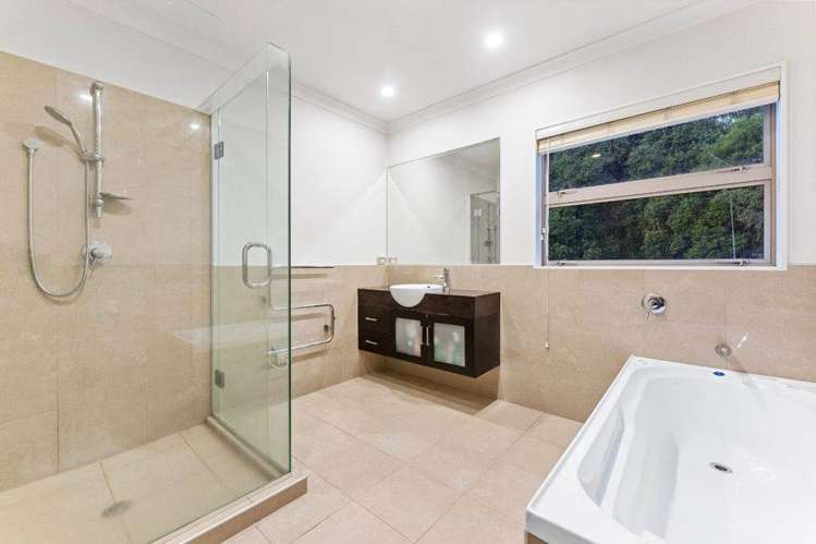 26A Beach Road Pahurehure_17