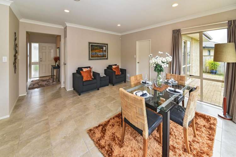 20 Girvan Terrace Wattle Downs_11