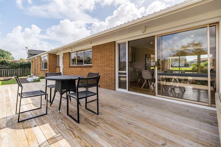 3 Serrita Avenue Sunnyhills_26