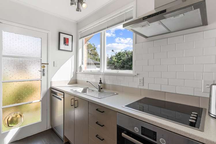 4/11 Preston Avenue Mt Albert_7