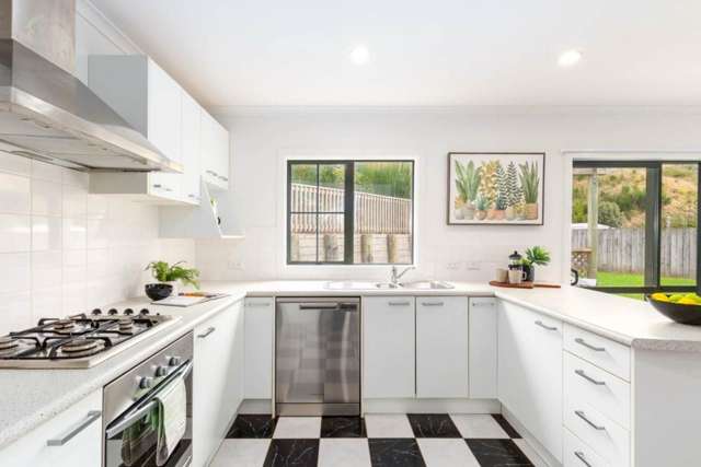 70 Erlestoke Crescent Churton Park_1