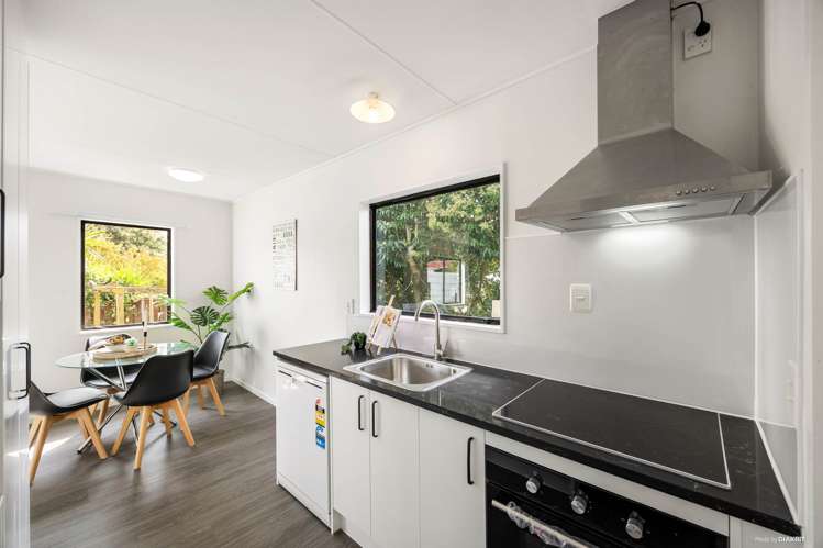 2/90 Shifnal Drive_5