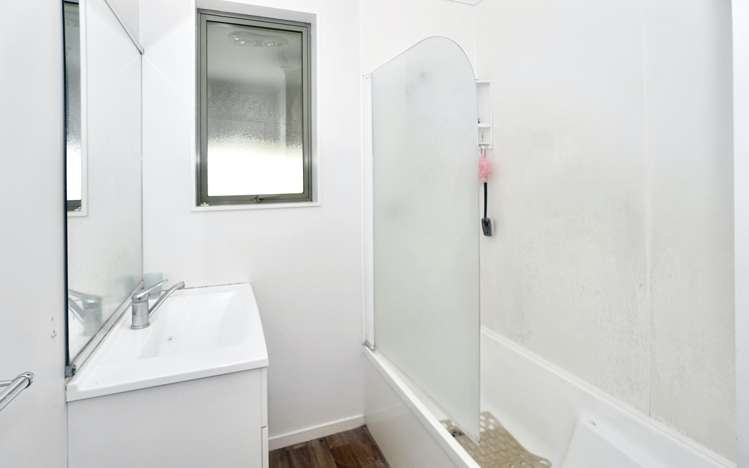 8 Church Road Maketu_10