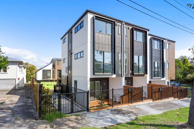 Modern Luxury - Unbeatable Location