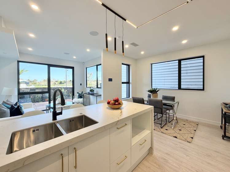 2/73 Te Taruna Drive_3