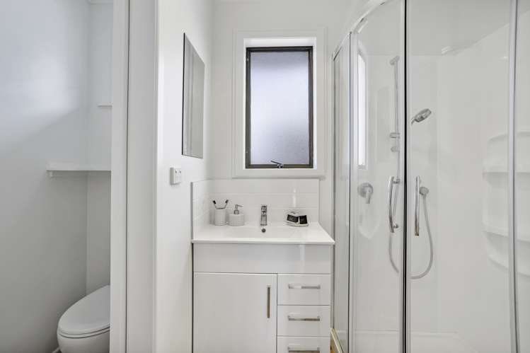 1/23 Fairclough Road Beach Haven_12