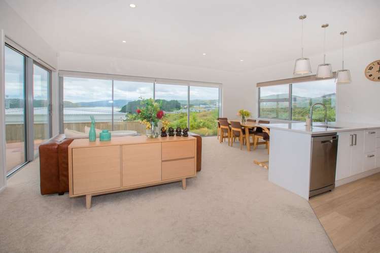 14 Sue Dow Lane Aotea_7