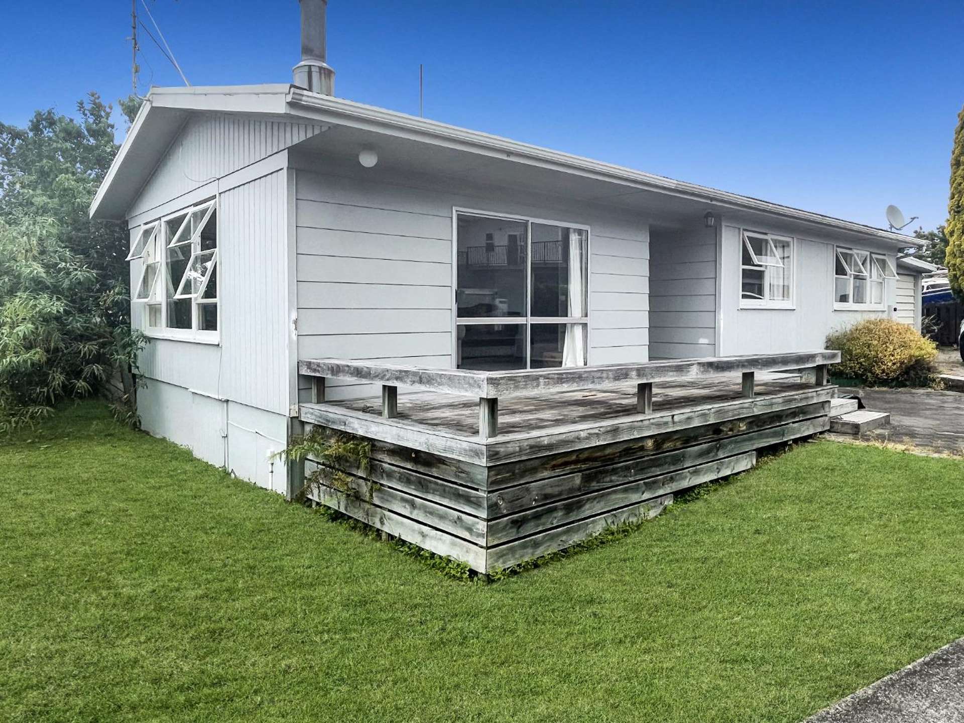 A/734 Acacia Bay Road 1045_0