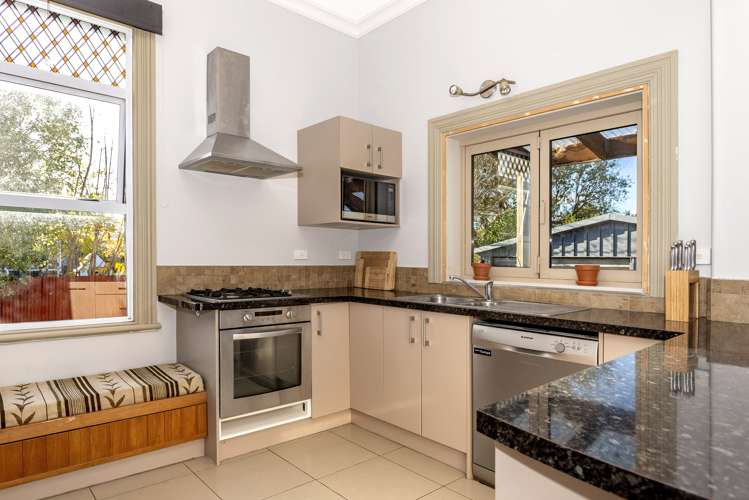 564 Wainui Road Kaiti_5