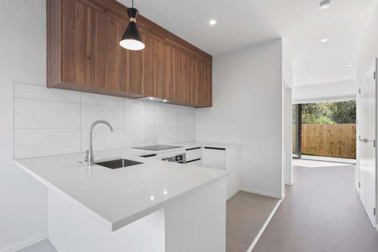 4/8 Rosier Road 1665_2
