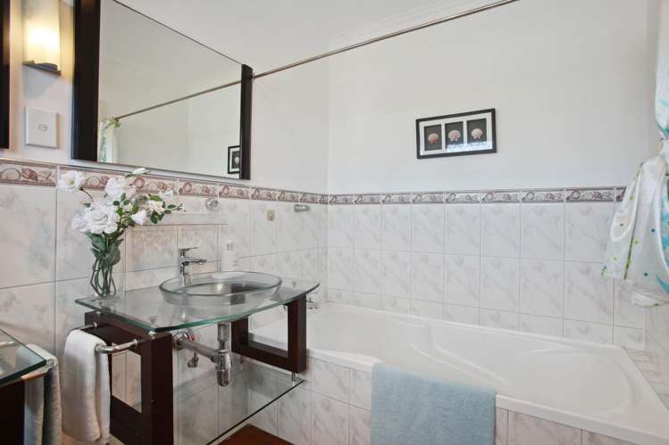 32 Glenmore Road Sunnyhills_24