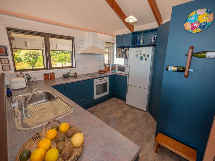 39 Seaview Road Cable Bay_5