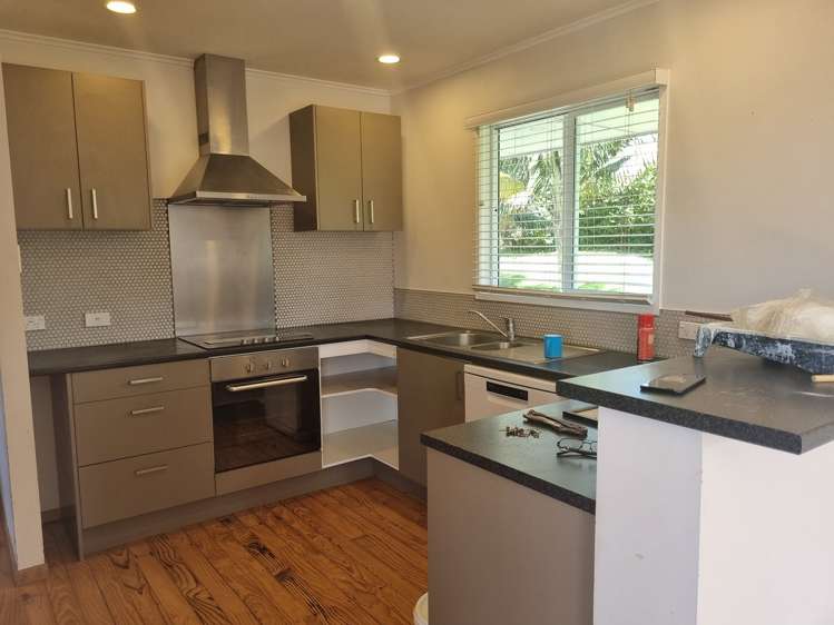 33 Deerness Crescent Algies Bay_5