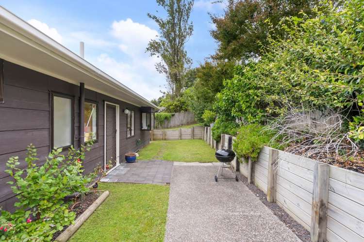 2/865 Beach Road Waiake_13