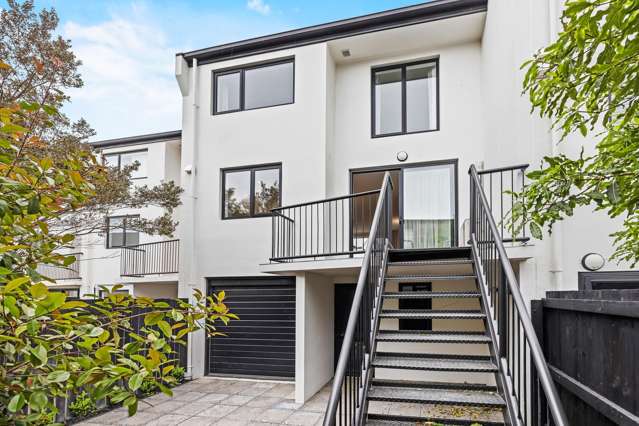 3/75 Andover Street Merivale_2