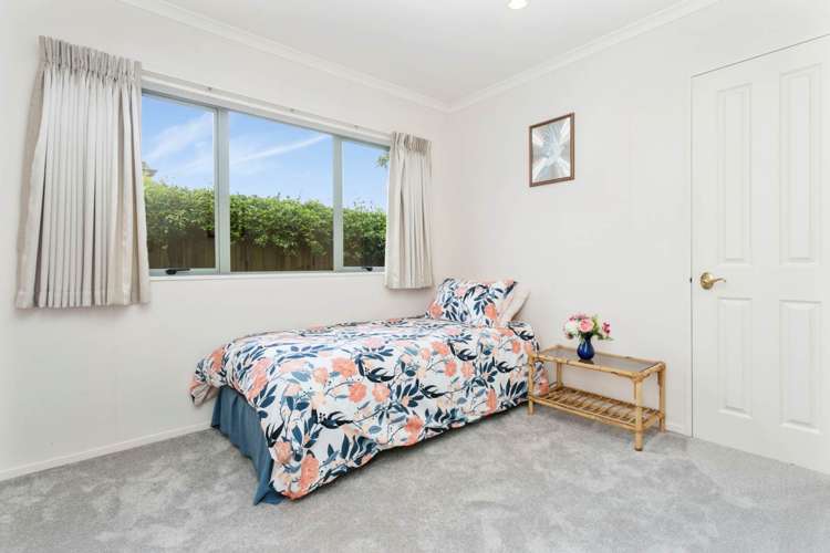 19 Castlehill Court Wattle Downs_17