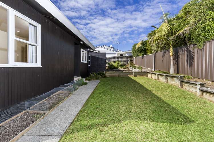 2/14 Lake View Road Takapuna_21