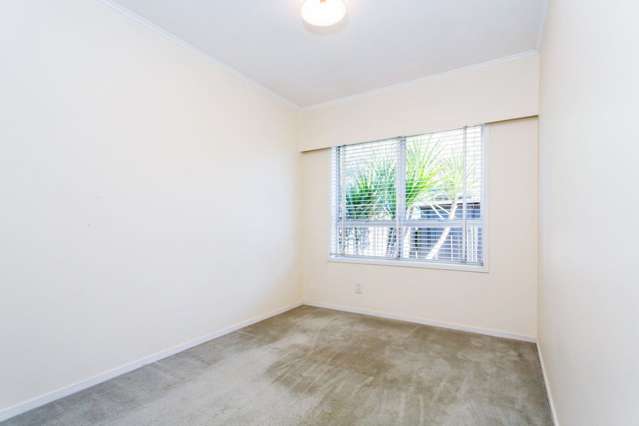 2/153 Landscape Road Mount Eden_1