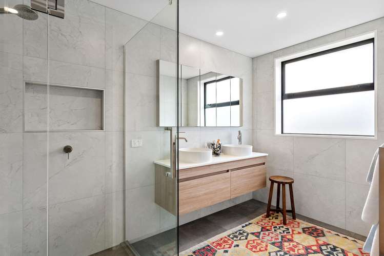 22A Wroxton Terrace Merivale_22