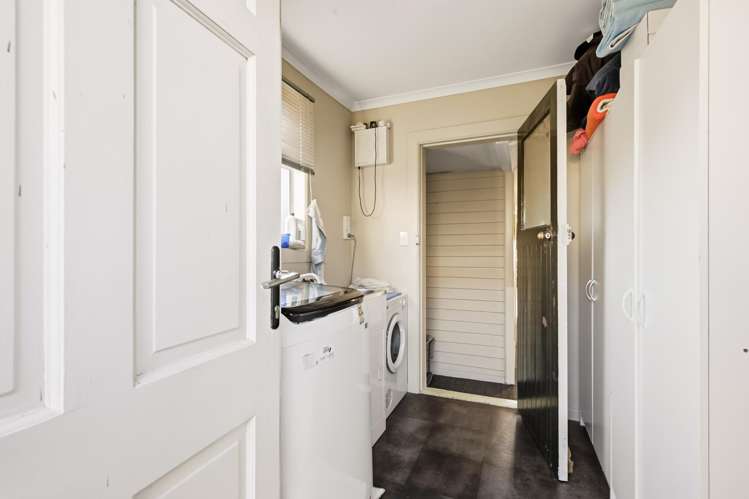 24 Hinemoa Avenue Taupo_17