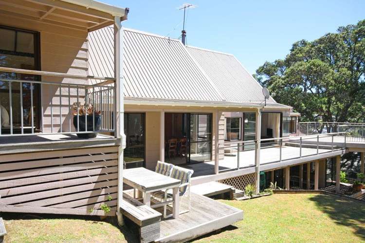 128 Oratia Place Onemana_26