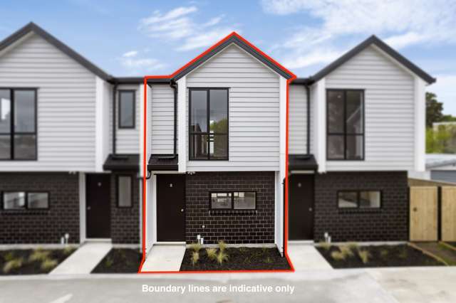 Modern 2-Bedroom Townhouse in Te Atatu South