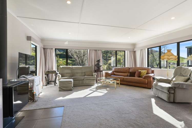 1422 Manawahe Road Manawahe_1