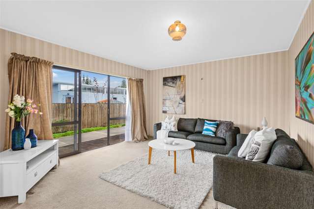 2/41 Riverside Road Orewa_1